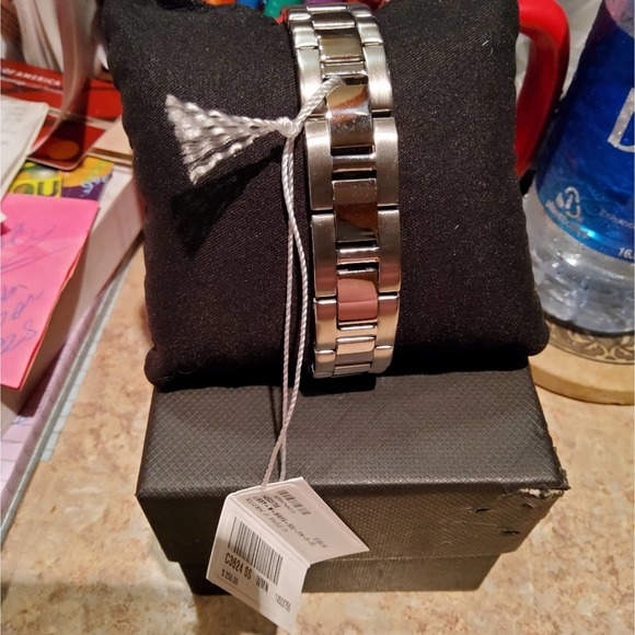 LUXURY COACH 37MM WATCH "LIBBY" STAINLESS STEEL WATER RESISTANT - Picture 7 of 9